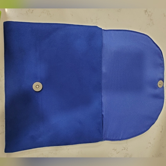 Beautiful blue embroidered clutch - Picture 3 of 8